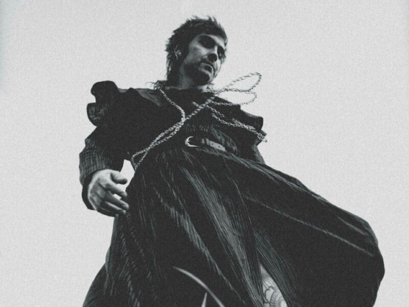 EIMHIN Unveils Hauntingly Beautiful Single ‘The Lough’