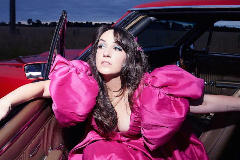 SANNIA Shares Stratospheric Single ‘Travelling’
