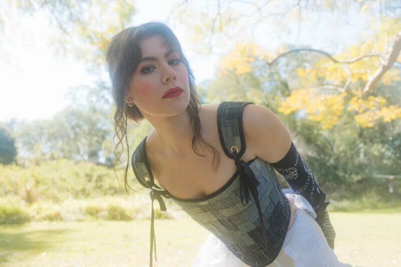 TESSA FLEUR Announces Debut EP With Spellbinding Single ‘Avalon’