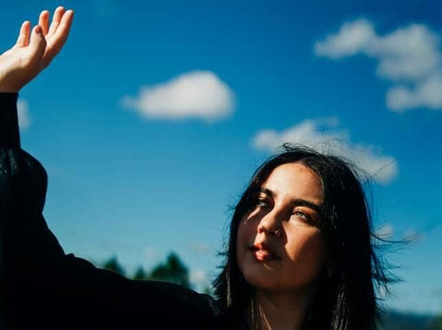 JEM CASSAR-DALEY Reveals New Single + Video ‘Slow Down’