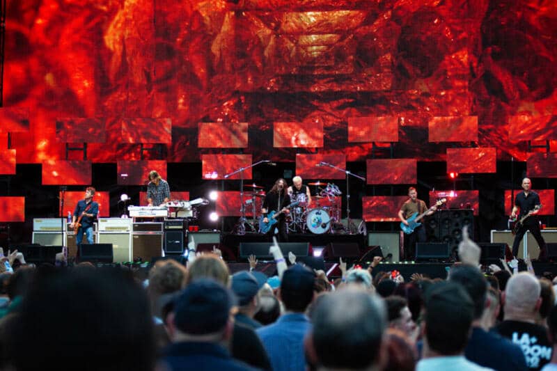 GIG REVIEW: Foo Fighters, The Chats + Hot Milk @ Suncorp Stadium – 12/12/2023