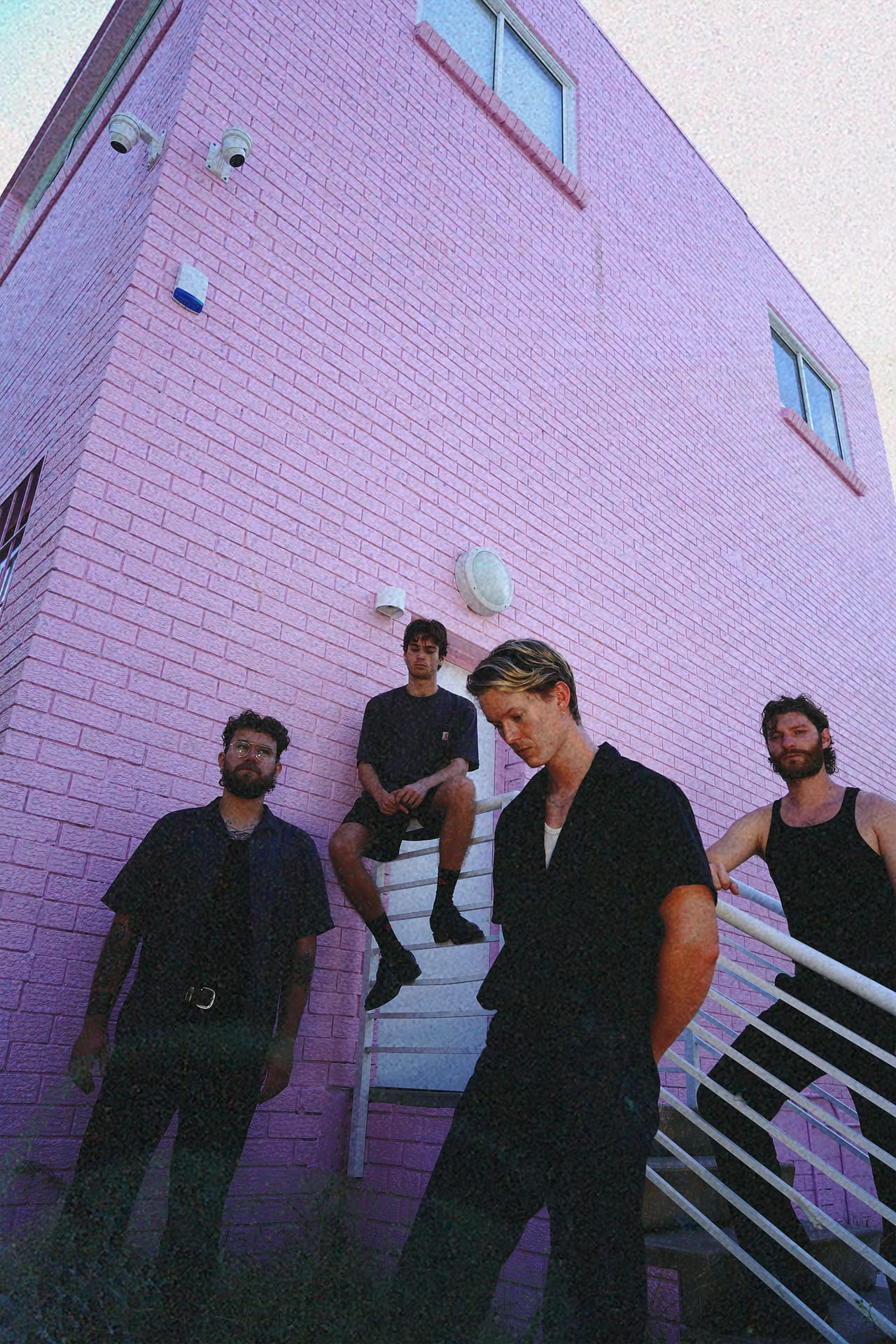 MAC THE KNIFE Release New Single ‘Less Than Familiar’ + Announce EP Tour Dates