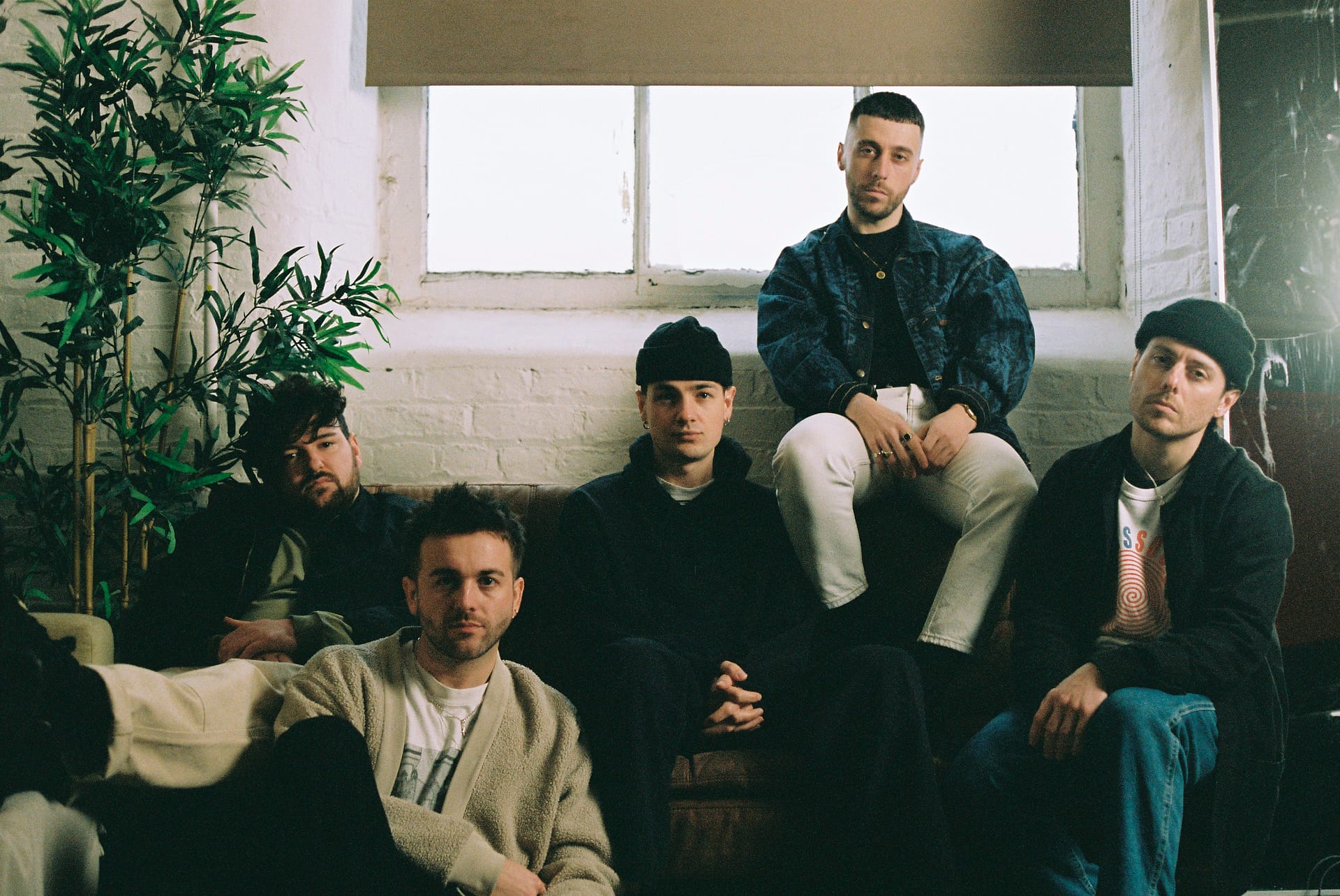 BOSTON MANOR Share New Single + Video ‘Sliding Doors’