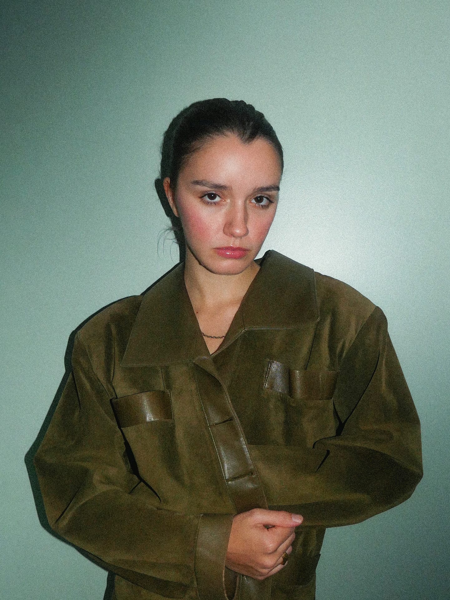 EVES KARYDAS Announces New Album + National Tour With New Single ‘Girlboss’