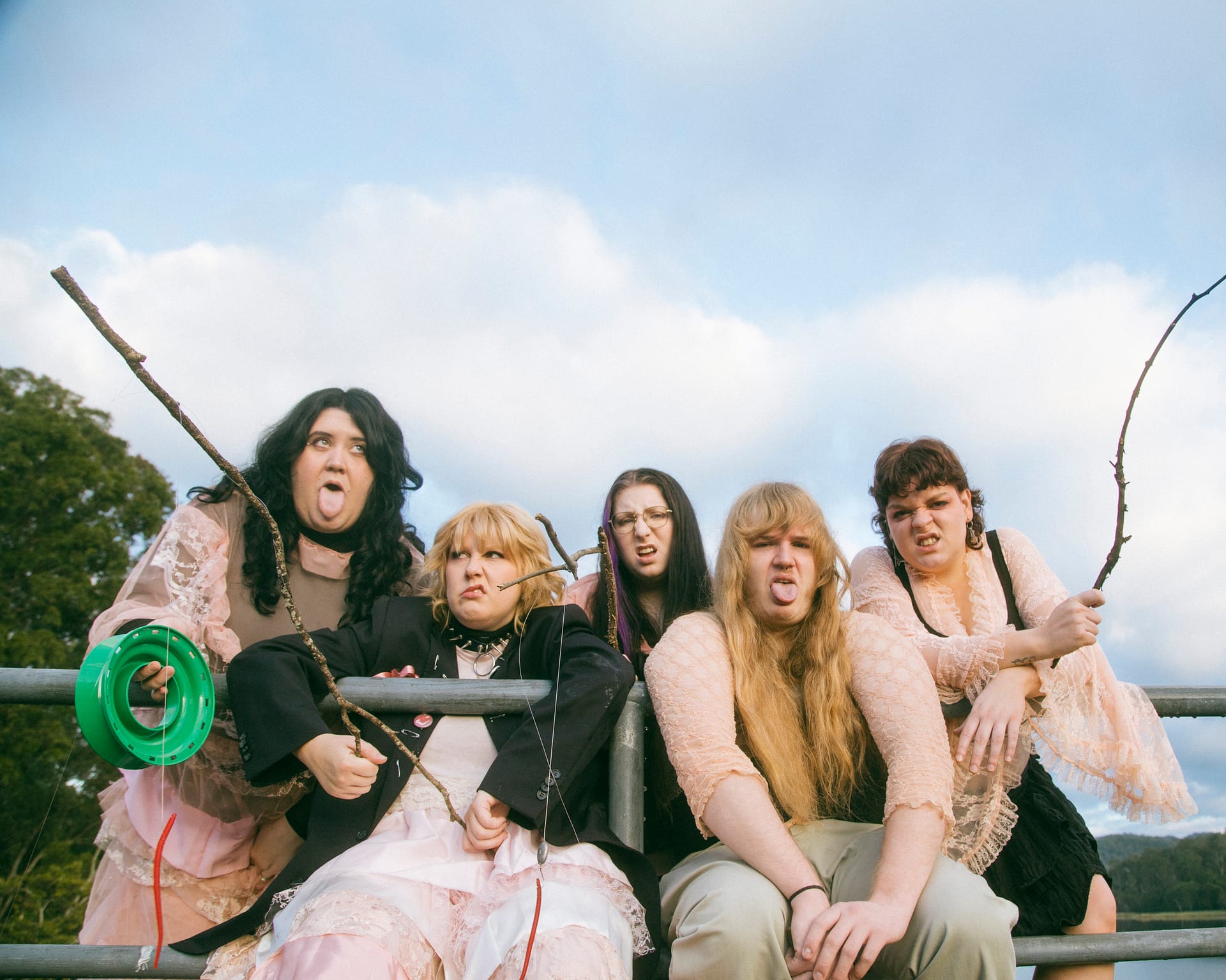 WORM GIRLZ Refuse To Take Bait With New Single ‘Go Fishing’