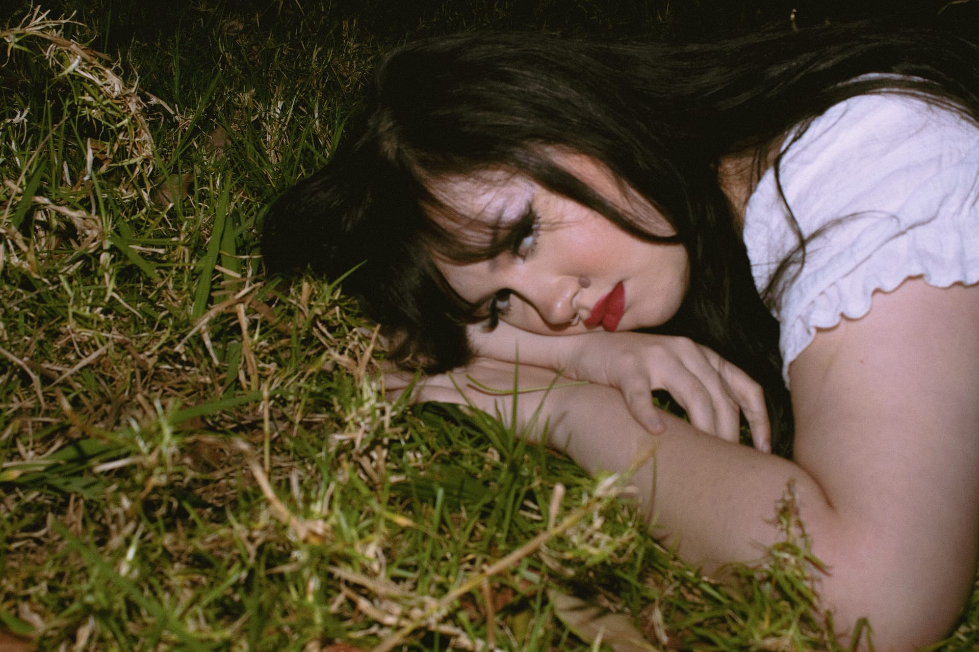 JESSICA FORTUIN Embodies Vulnerability + Power On ‘The Devil’