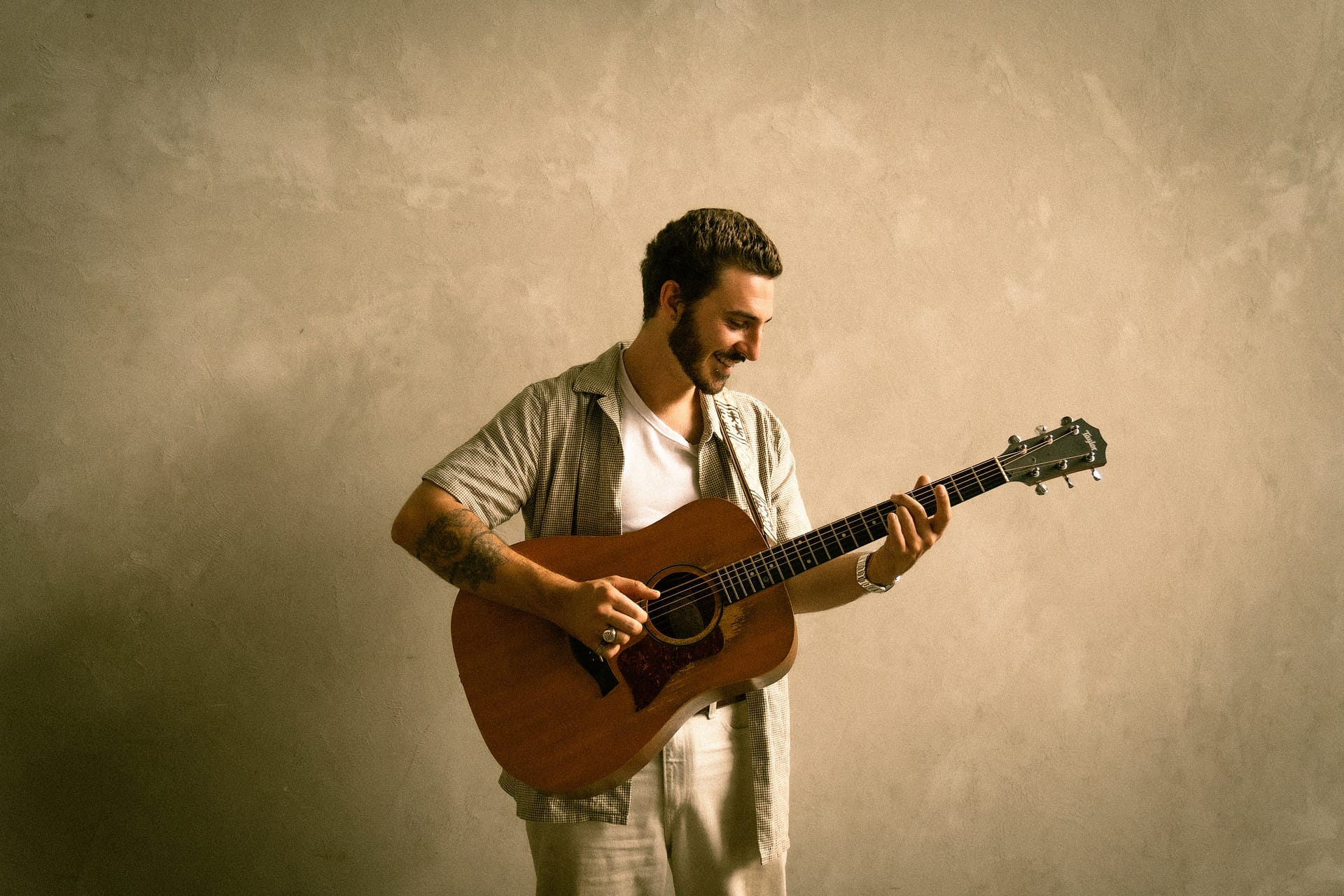 TAYLOR PIGGOTT Releases Heartfelt New Single ‘Heaven’s Not Ready For You’