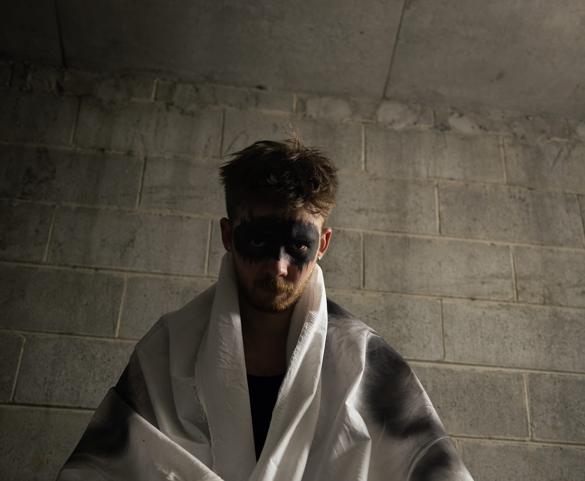 RORONOAH Release Dynamic New Single ‘A Vice Like No Other’