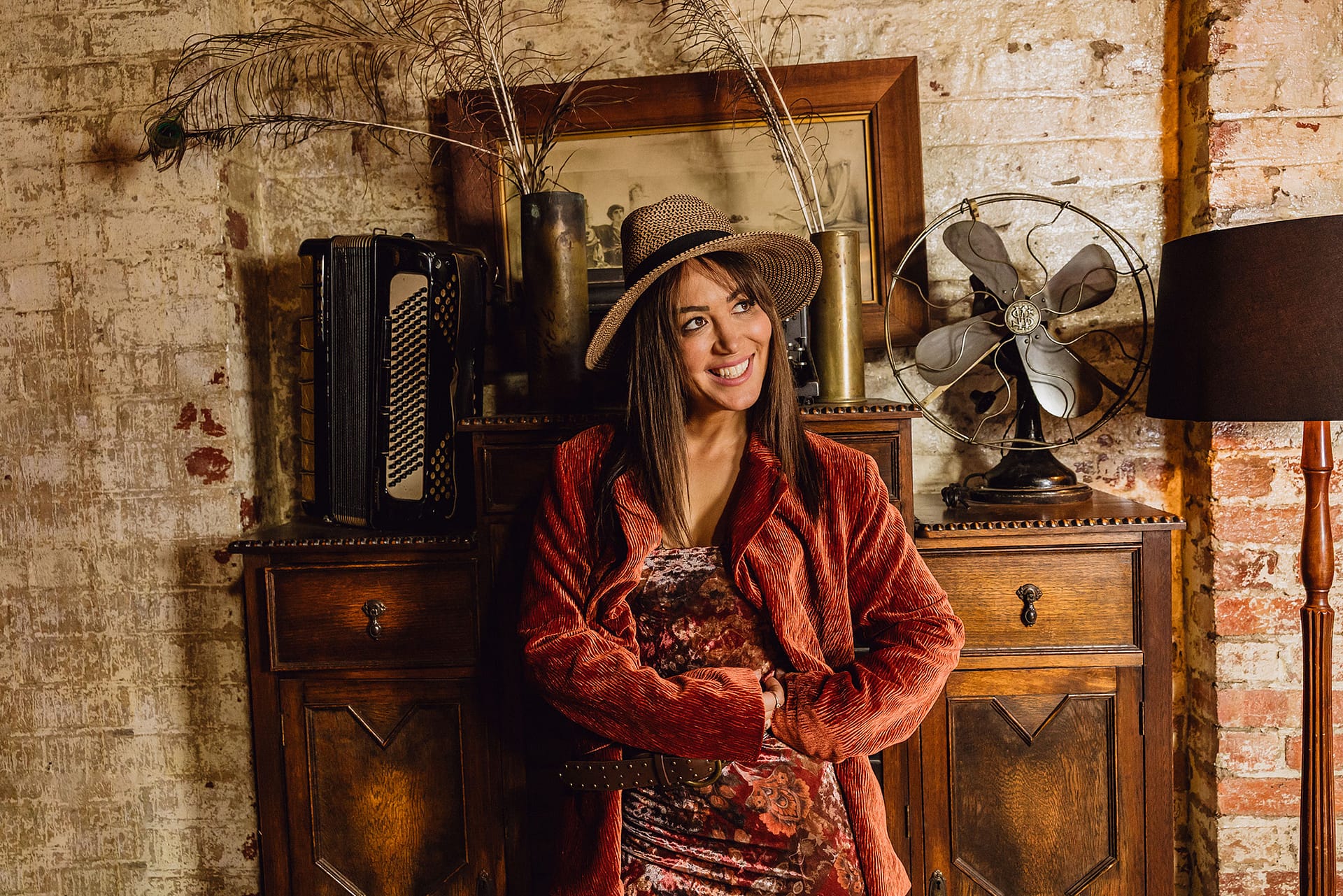 KAT GRETA Unleashes Percussion-Driven Anthem ‘Set You Up’