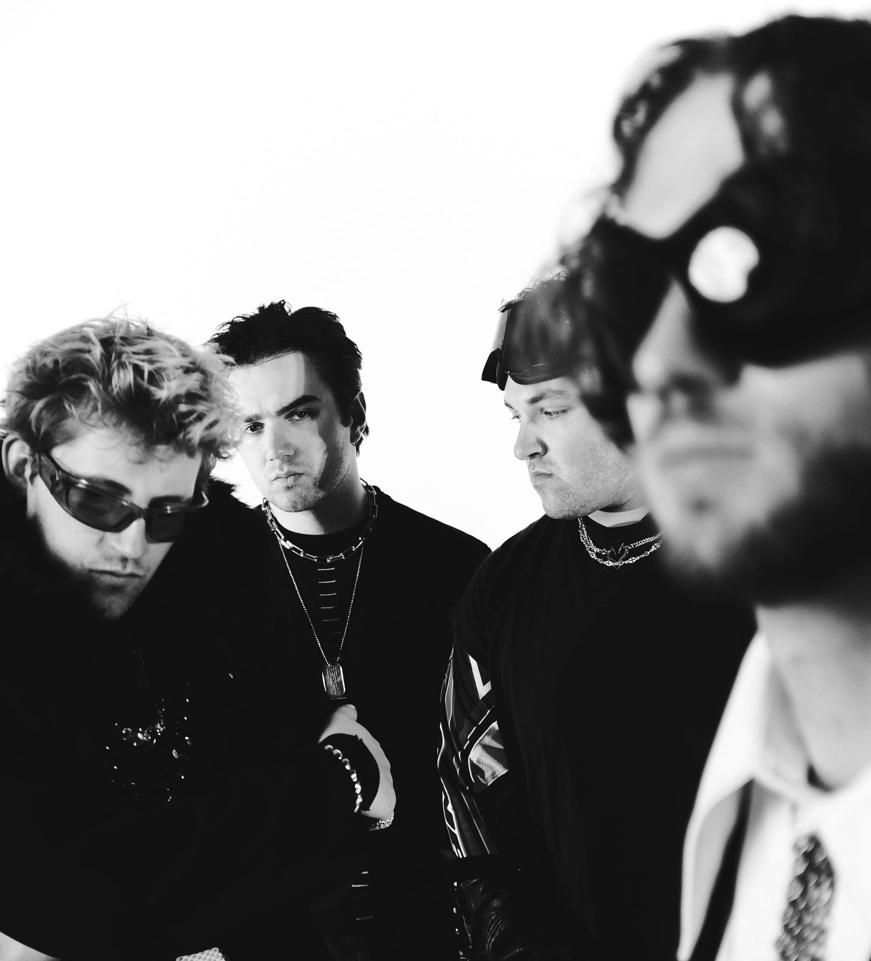 THORNHILL Release Third Studio Album ‘BODIES’ + Share Visualiser For ‘Under The Knife’