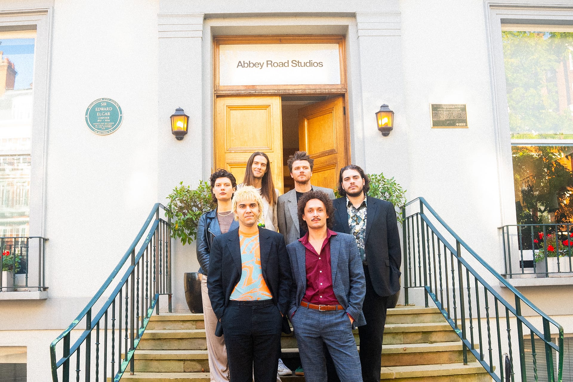 SELVE Announce New Album ‘Breaking Into Heaven’ + Release Title Track